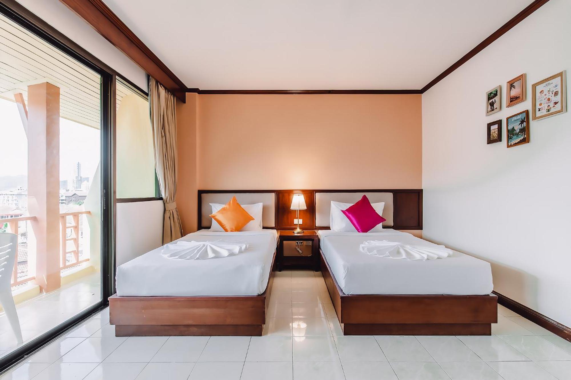 Bauman-Ville Hotel Patong Luaran gambar