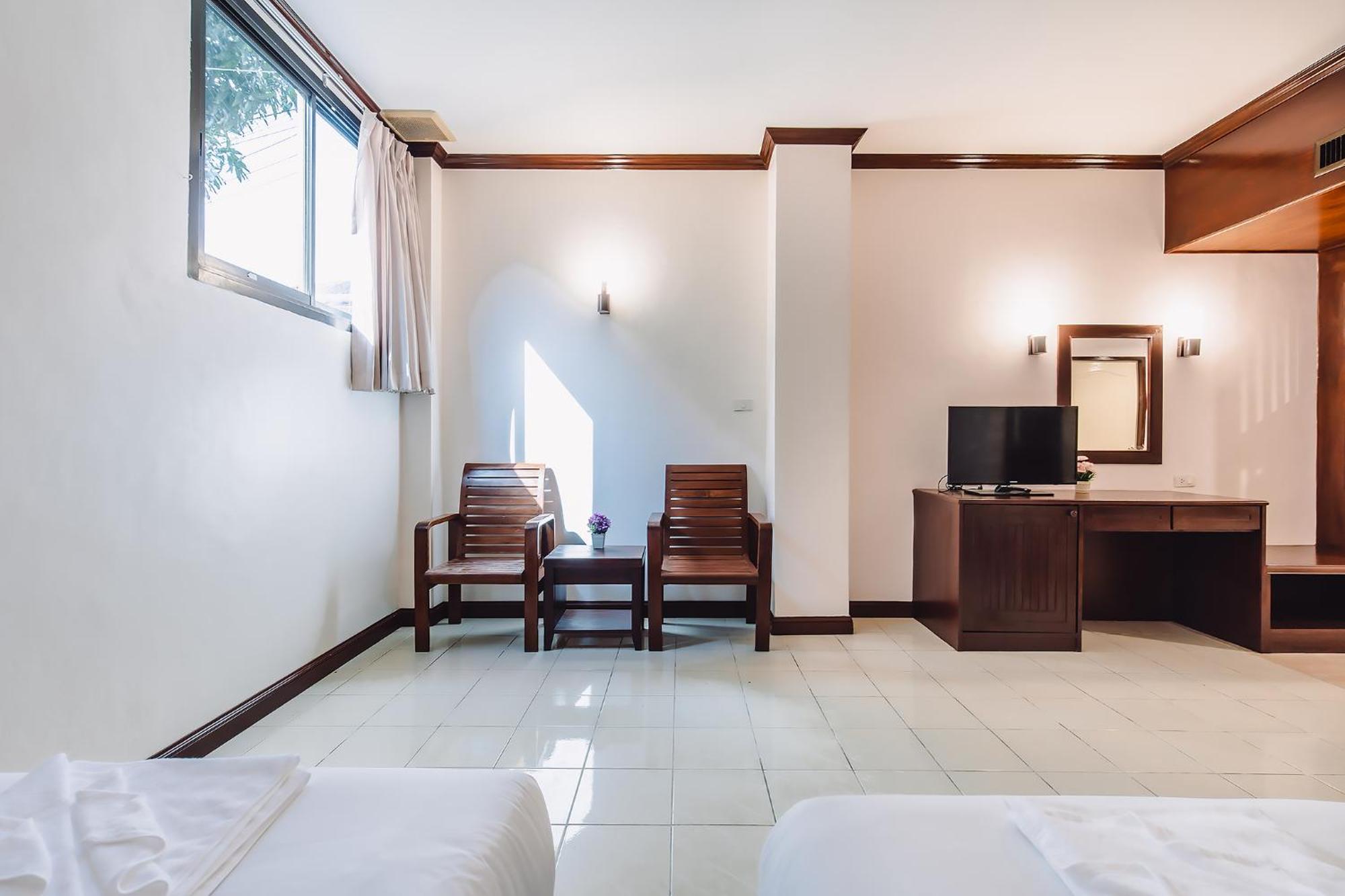 Bauman-Ville Hotel Patong Luaran gambar