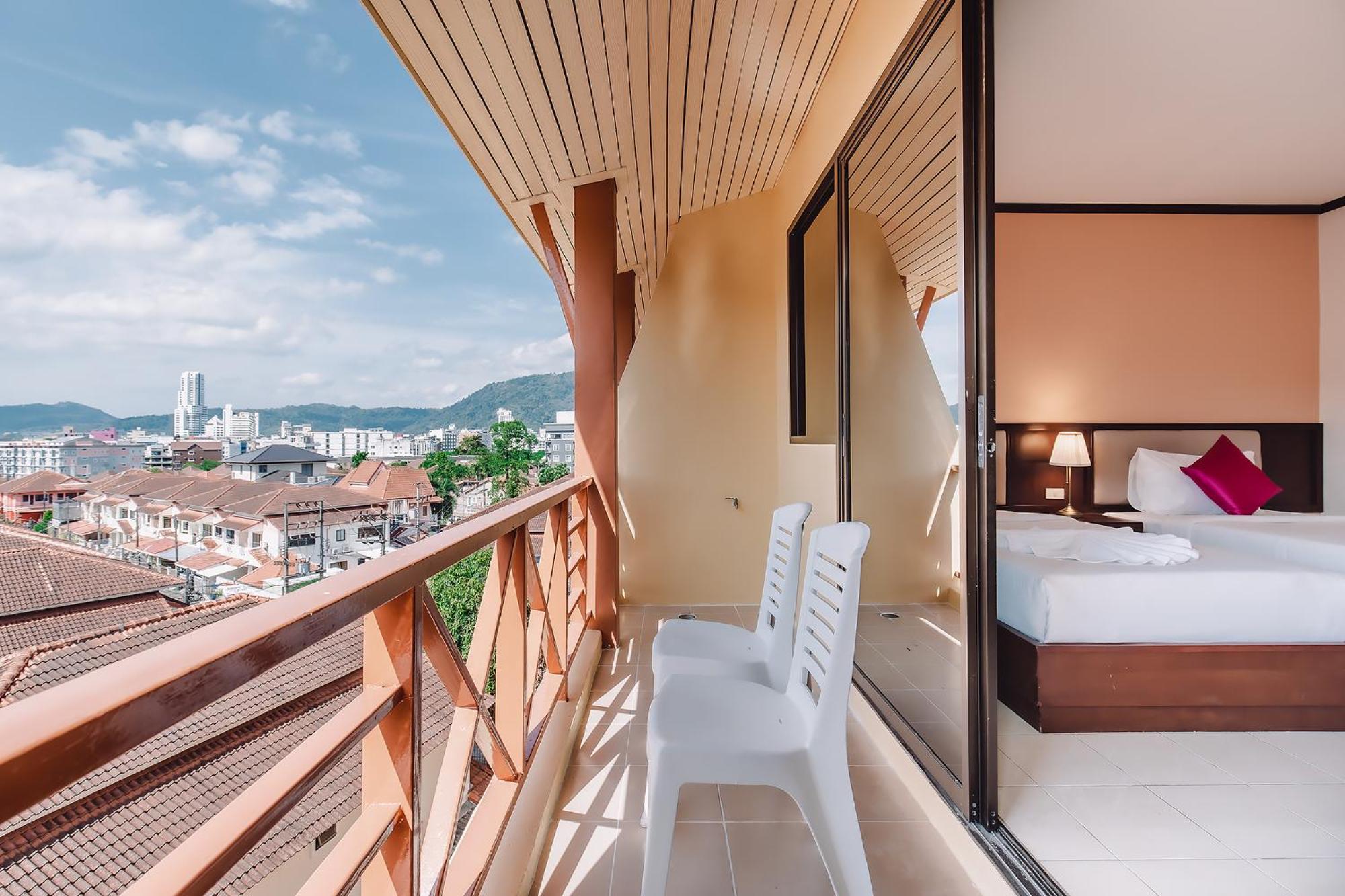 Bauman-Ville Hotel Patong Luaran gambar