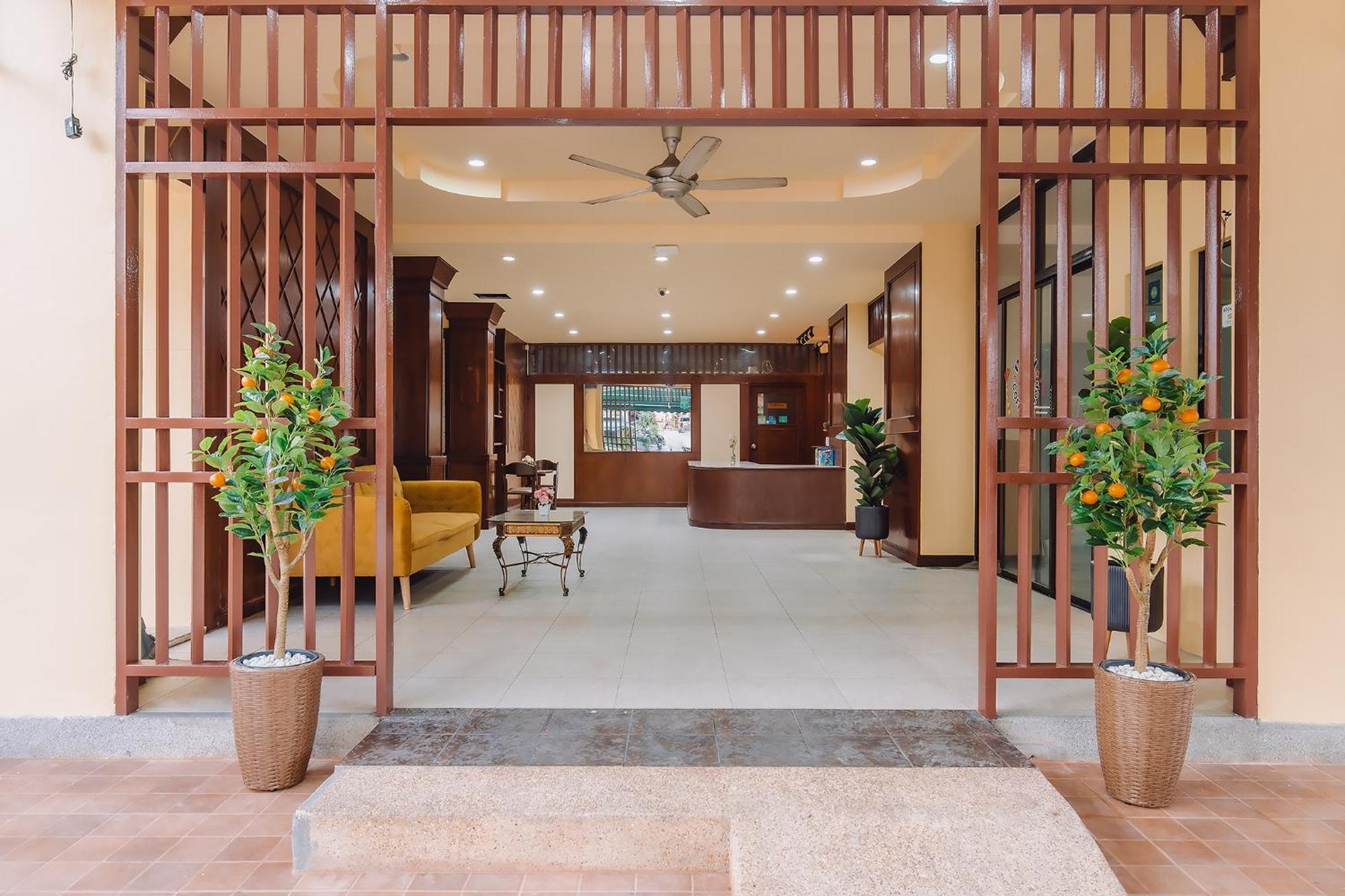 Bauman-Ville Hotel Patong Luaran gambar